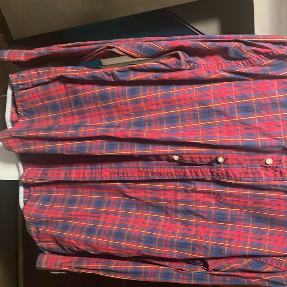 Tommy button down - Picture 2 of 3
